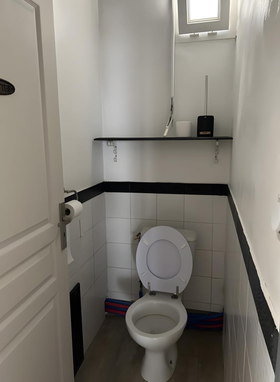 Bathroom, Living room