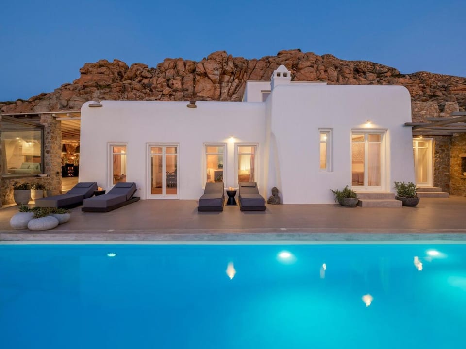 Property building, Pool view