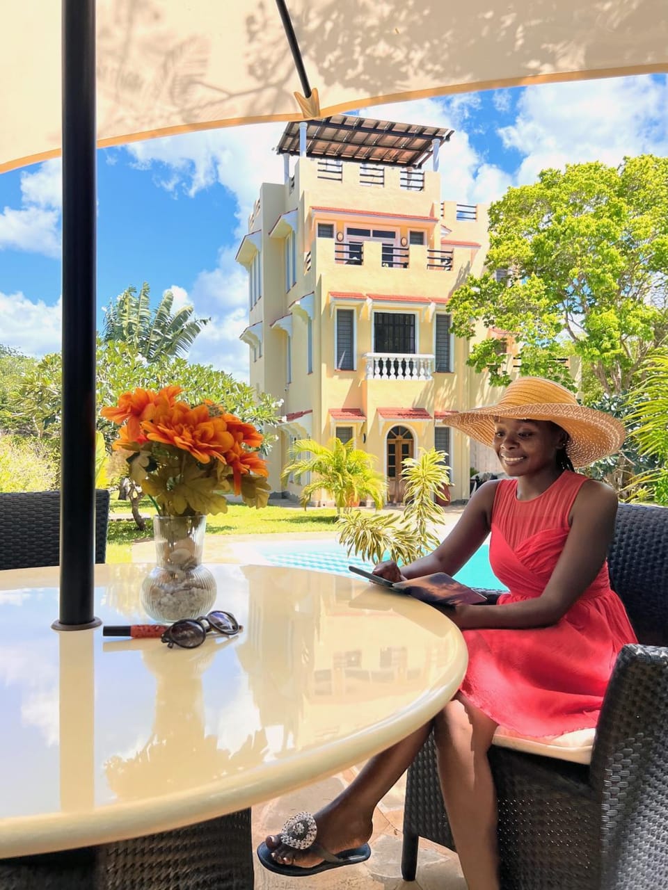Property building, Garden, View (from property/room), Balcony/Terrace, Seating area, Garden view, Swimming pool