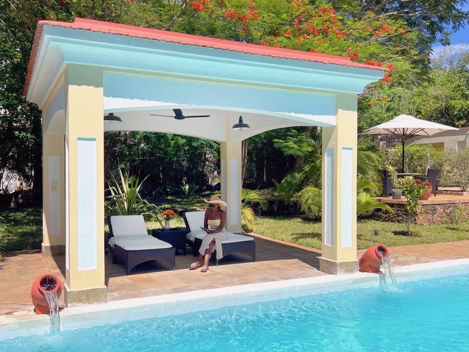 Garden, Garden view, Pool view, Swimming pool, Swimming pool, sunbed