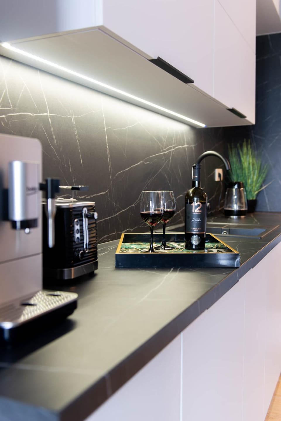 Coffee/tea facilities, Kitchen or kitchenette