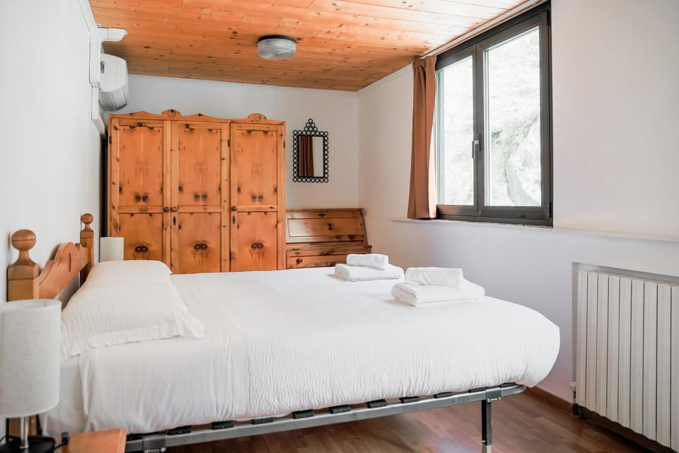 Bed, Bedroom, wardrobe