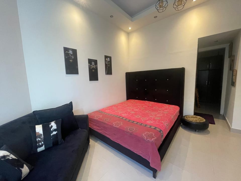 Photo of the whole room, Bedroom