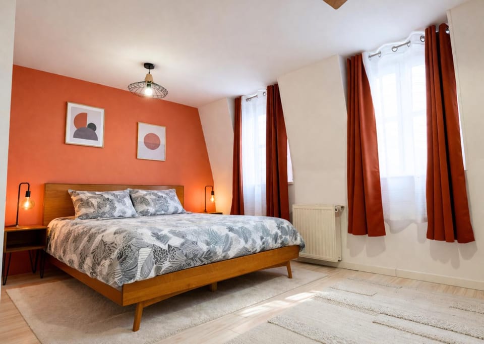 Bed, Photo of the whole room, Bedroom
