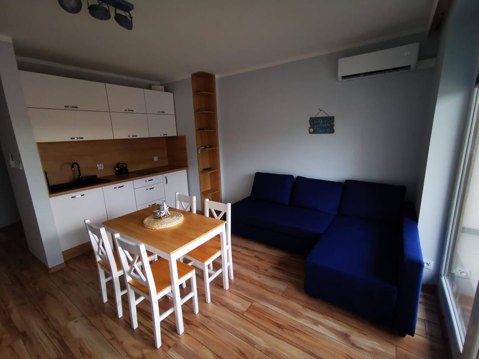 Kitchen or kitchenette, Living room, Seating area