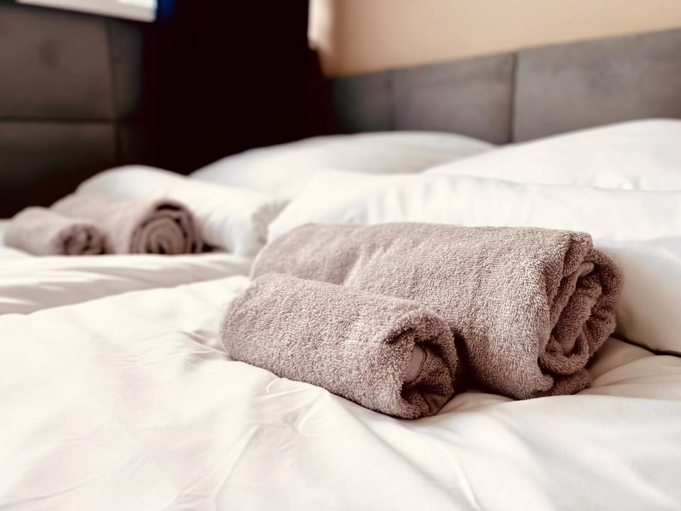 Bed, Photo of the whole room, Bedroom, towels