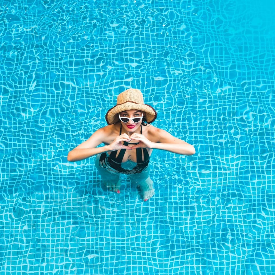 Guests, Pool view, Swimming pool