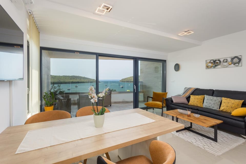 Balcony/Terrace, Living room, Dining area