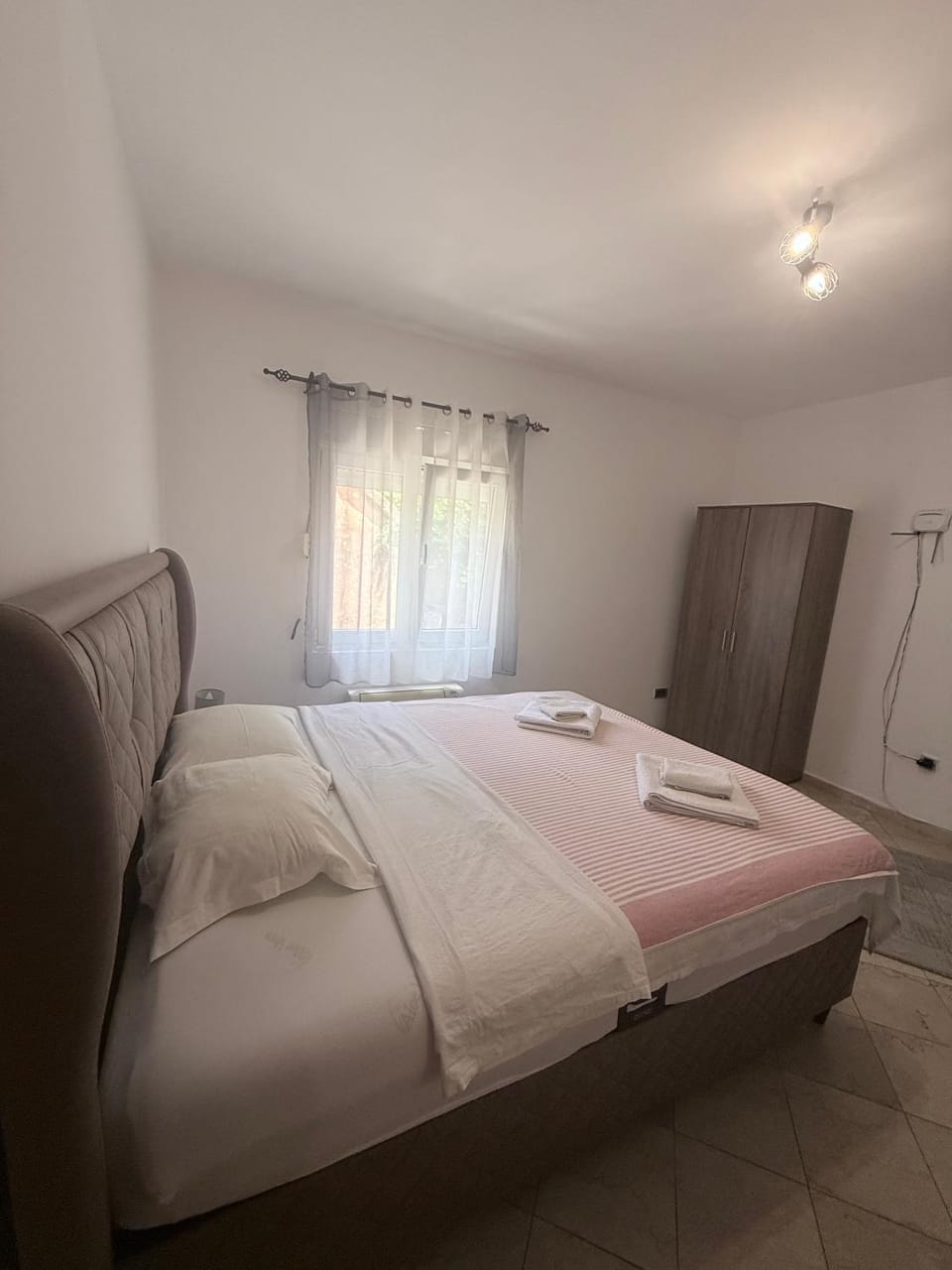 Lovely apartment Jovan 3,with a view of the bay and free Wi-Fi Apartment in Dobrota