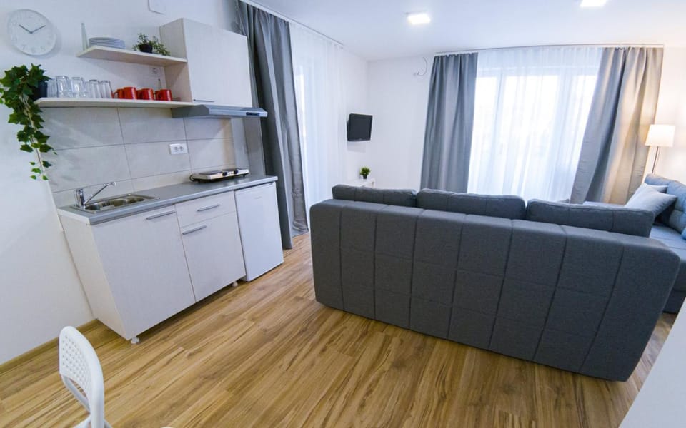 Kitchen or kitchenette, Living room, Seating area