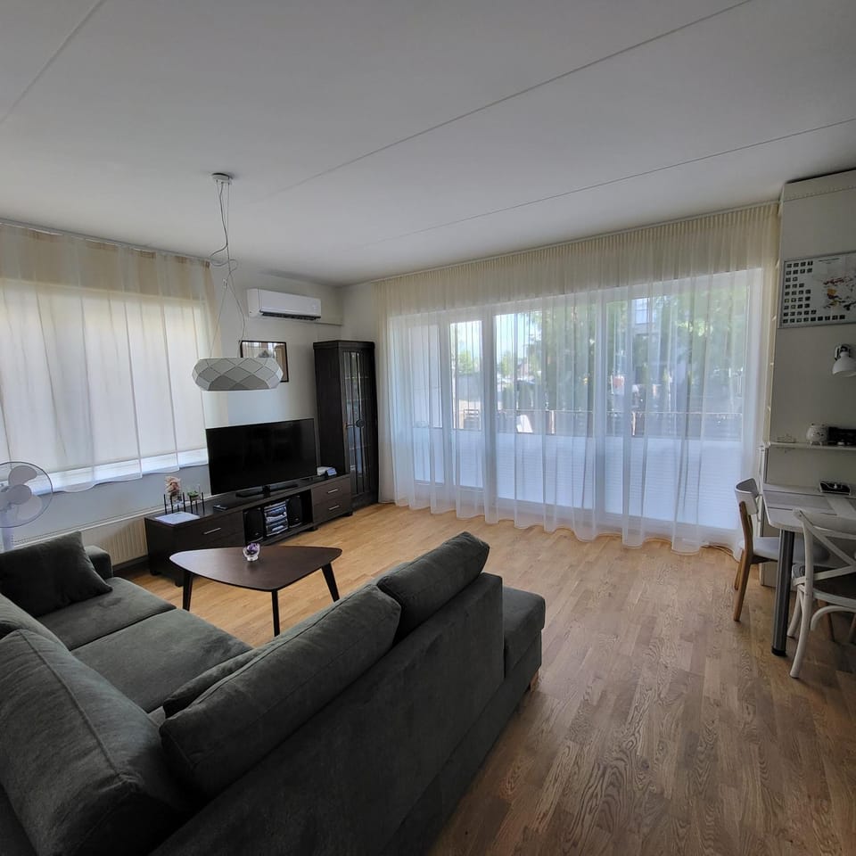 TV and multimedia, Kitchen or kitchenette, Living room