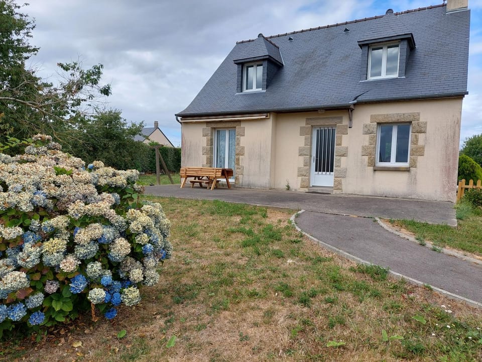 Balcony/Terrace, Garden view