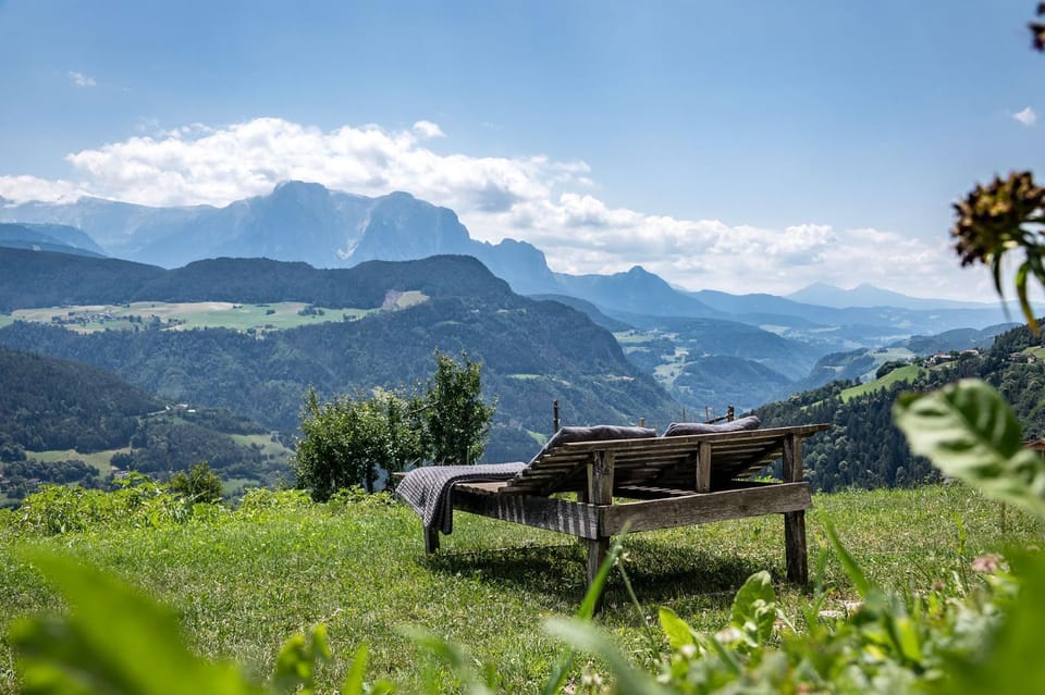 Garden, View (from property/room), View (from property/room), Seating area, Mountain view, Mountain view