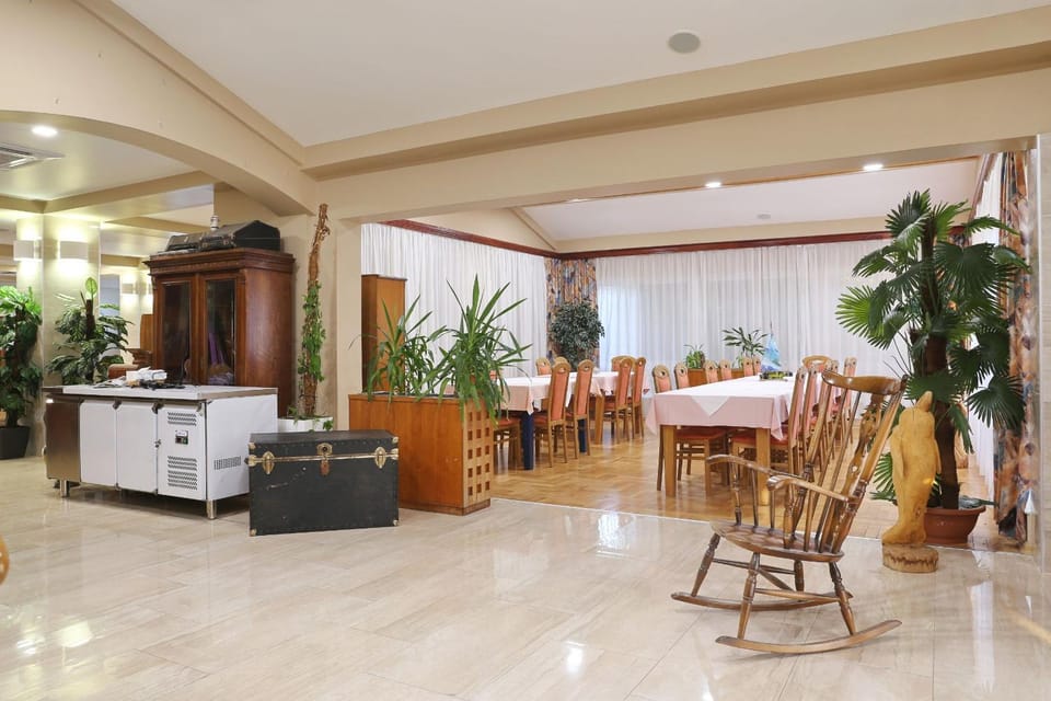 Lounge or bar
