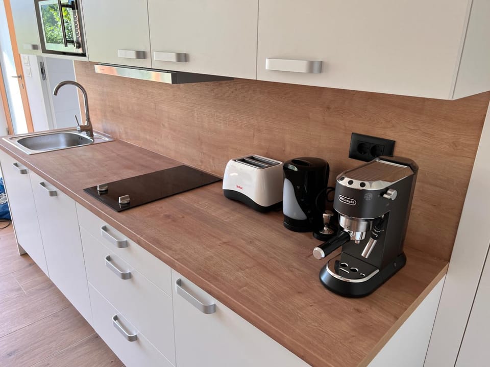 Coffee/tea facilities, Kitchen or kitchenette