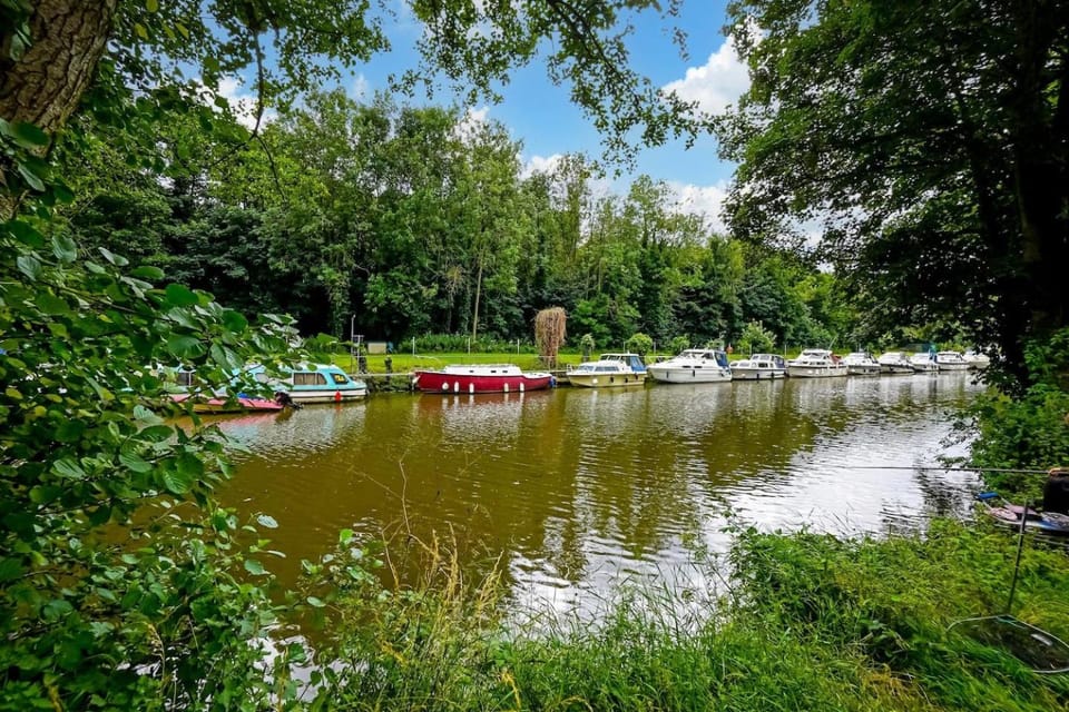 Nearby landmark, Natural landscape