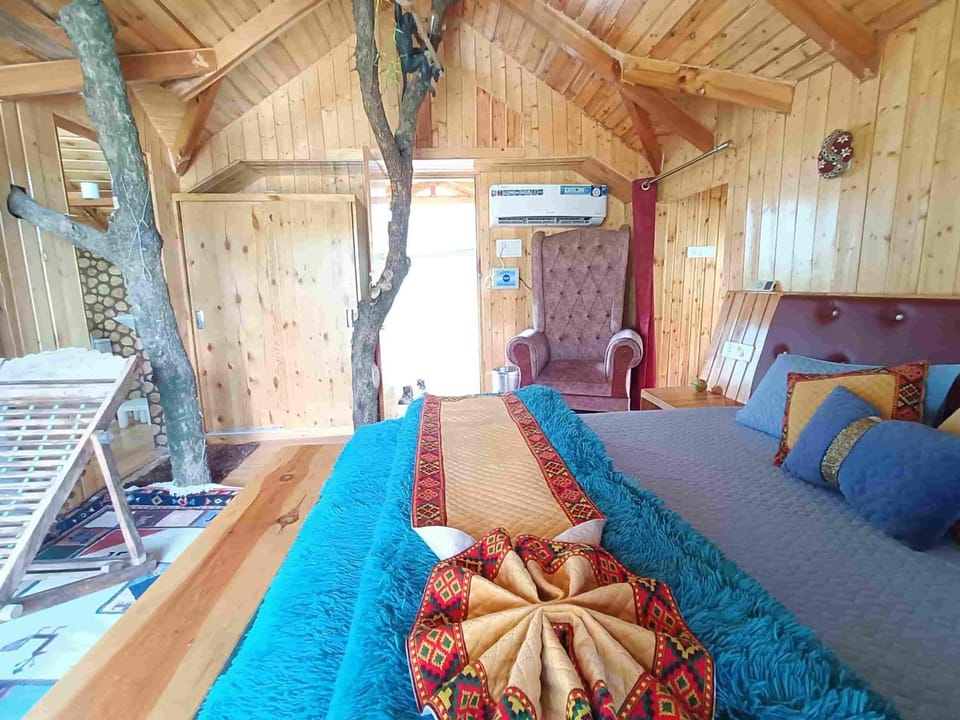 Odyssey Stays Kasol - Tree House & Swiss Tent Bed and Breakfast in Himachal Pradesh