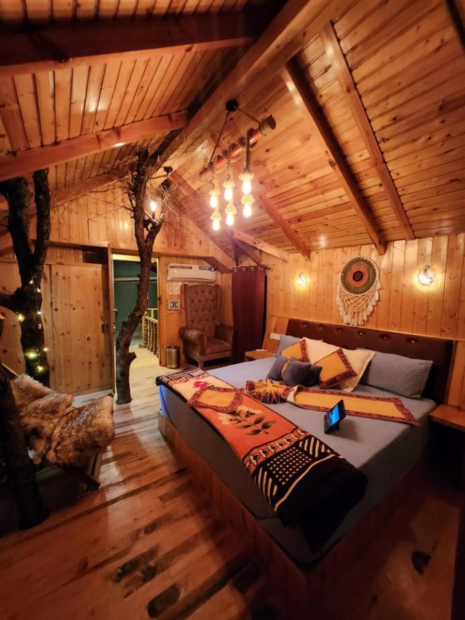 Odyssey Stays Kasol - Tree House & Swiss Tent Bed and Breakfast in Himachal Pradesh