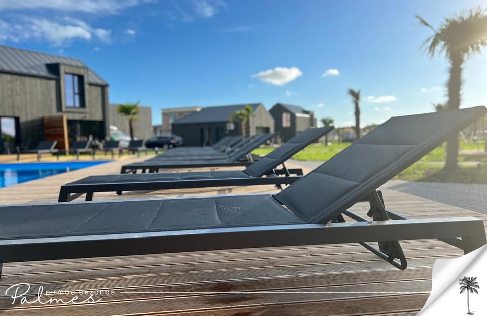Pool view, Swimming pool, sunbed
