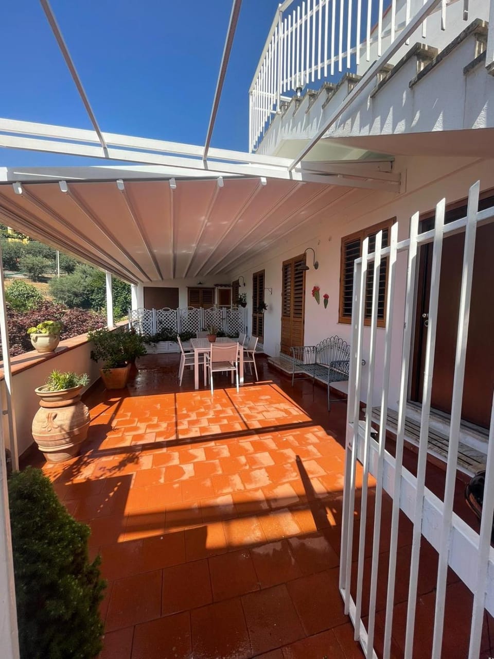 Property building, Balcony/Terrace, Balcony/Terrace