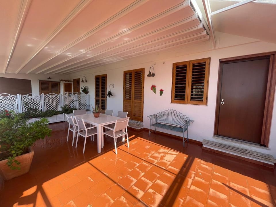 Facade/entrance, Balcony/Terrace, Balcony/Terrace