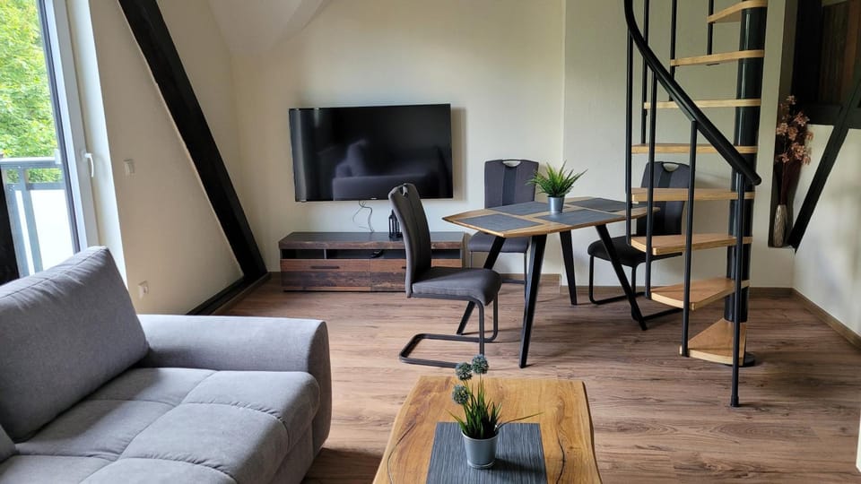 TV and multimedia, Living room, Dining area