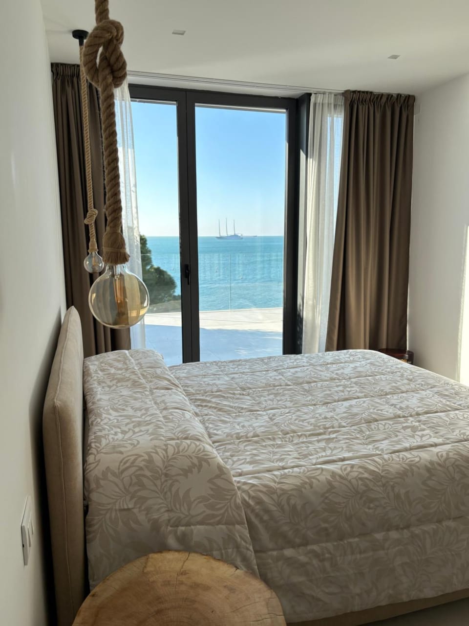 Bed, Bedroom, Sea view