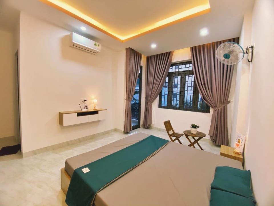 Bed, Photo of the whole room, Bedroom, air conditioner