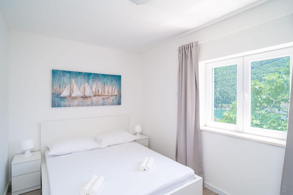 Bedroom, Garden view, River view, Sea view