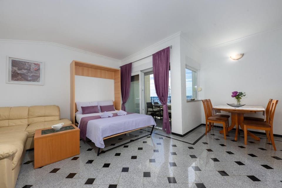 Apartment Tomic 2 Apartment in Makarska