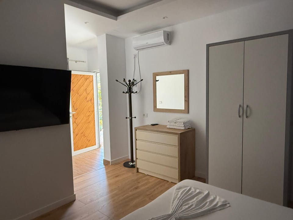 PineSide Rooms Vacation rental in Vlorë County, Albania
