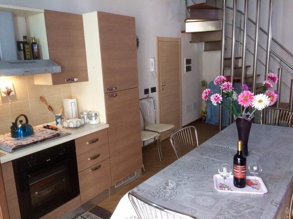 TV and multimedia, Balcony/Terrace, Kitchen or kitchenette, Living room, Seating area, Dining area