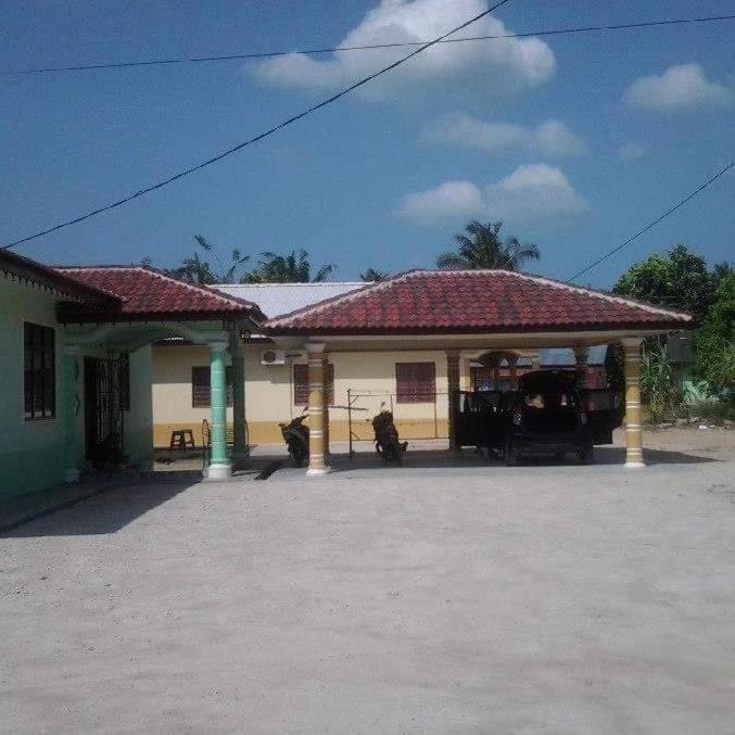 HOMESTAY CAHAYA PUTERI House in Malaysia