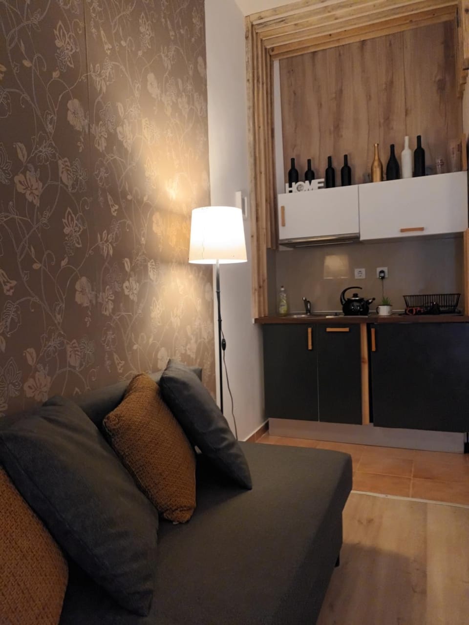 Kitchen or kitchenette, Living room, Seating area
