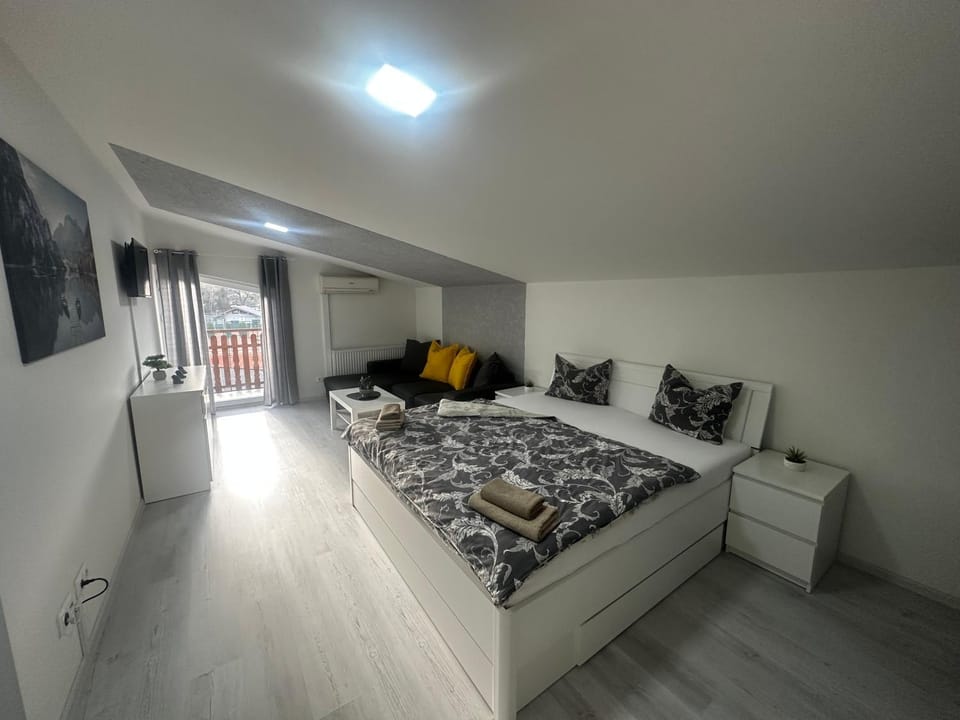 Penzión-Hutira Relax club Bed and Breakfast in Slovakia