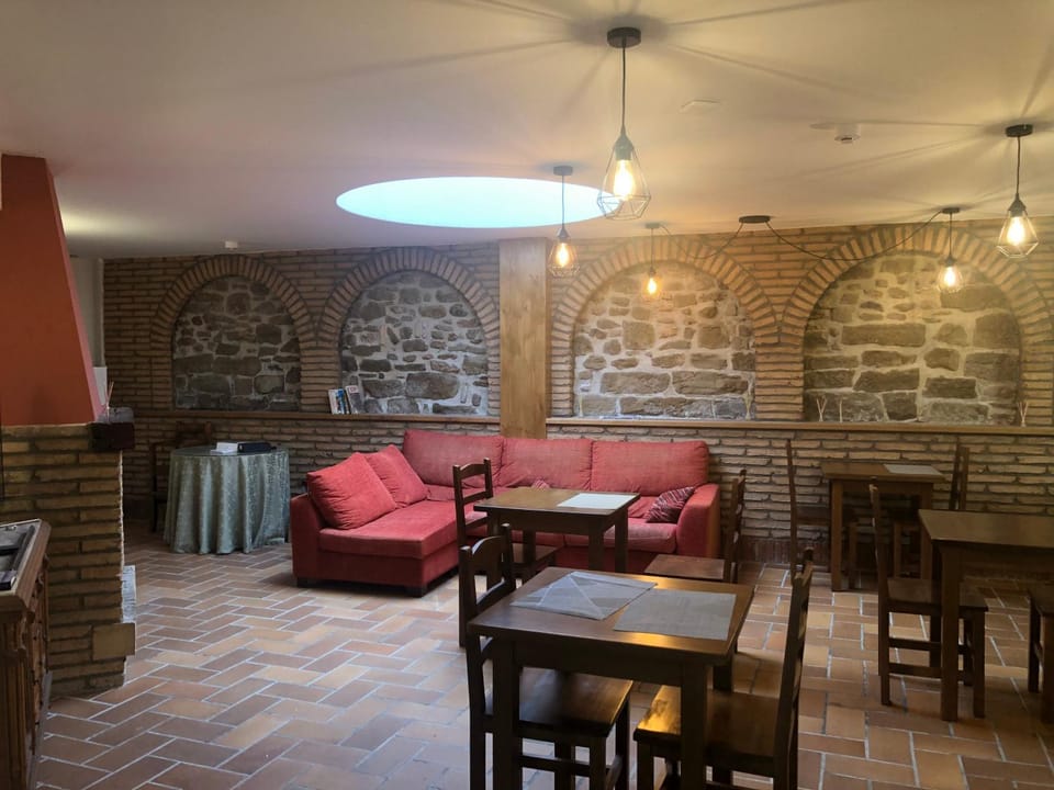 Dining area, Internal: Not applicable to any particular room
