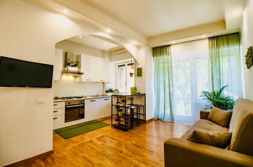 TV and multimedia, Kitchen or kitchenette, Living room, Seating area, Dining area, pet friendly, stove