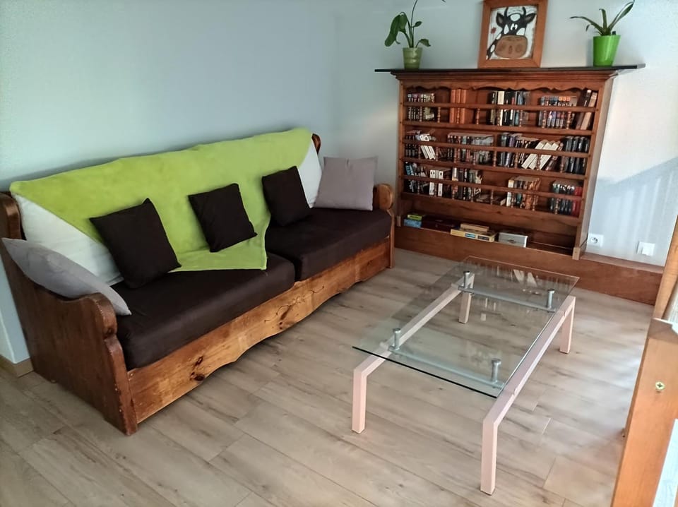 Library, Living room, Seating area