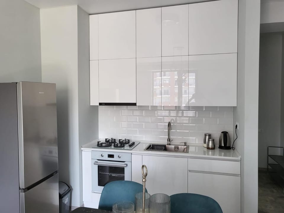Kitchen or kitchenette, oven