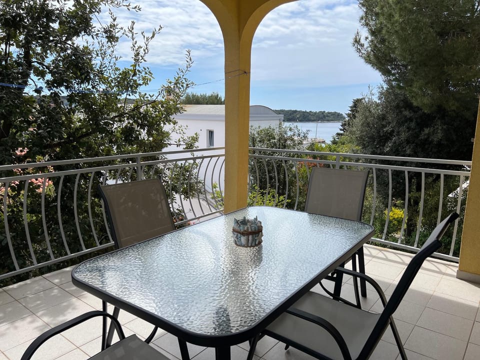 Natural landscape, Balcony/Terrace, Seating area, Sea view