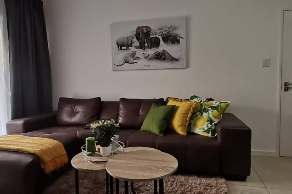 Bryanston one bed apartment Apartment in Sandton