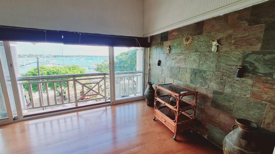 Beachfront penthouse with panoramic ocean view Apartment in Grand Baie