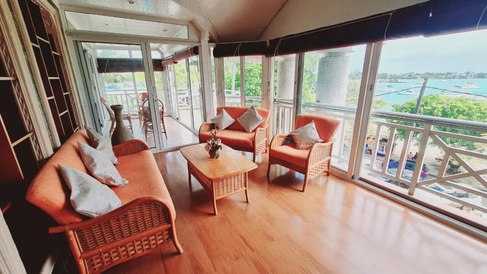 Beachfront penthouse with panoramic ocean view Apartment in Grand Baie