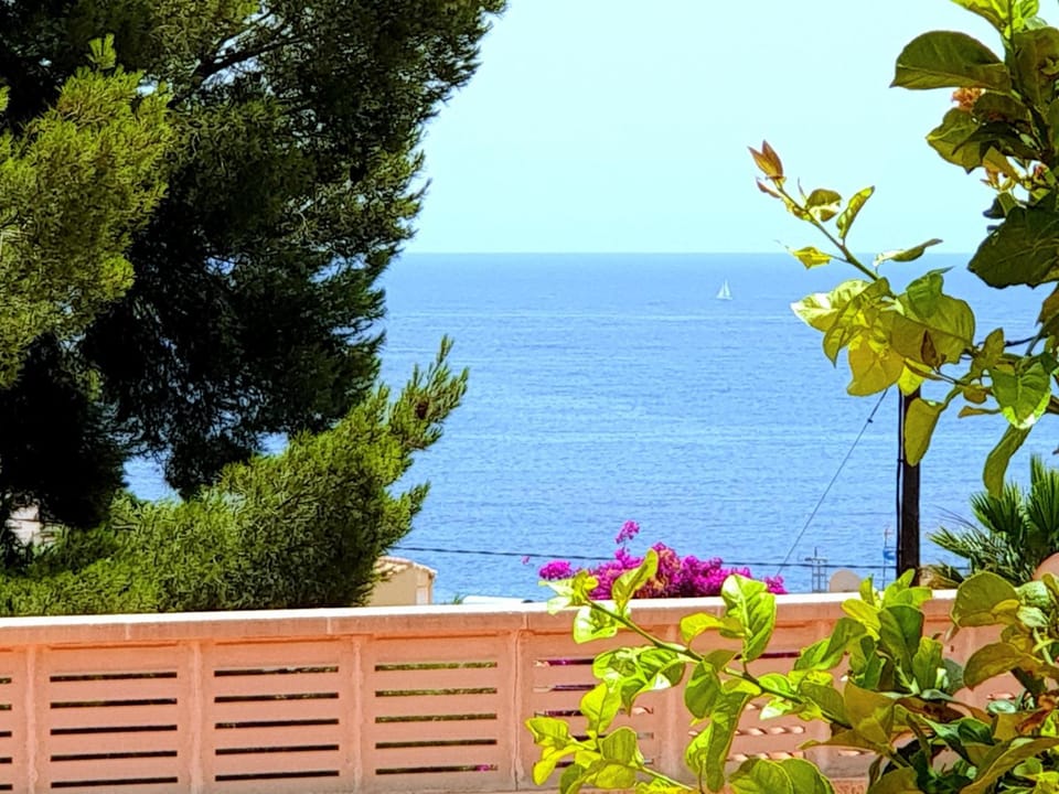 Garden, View (from property/room), Balcony/Terrace, Landmark view, Sea view