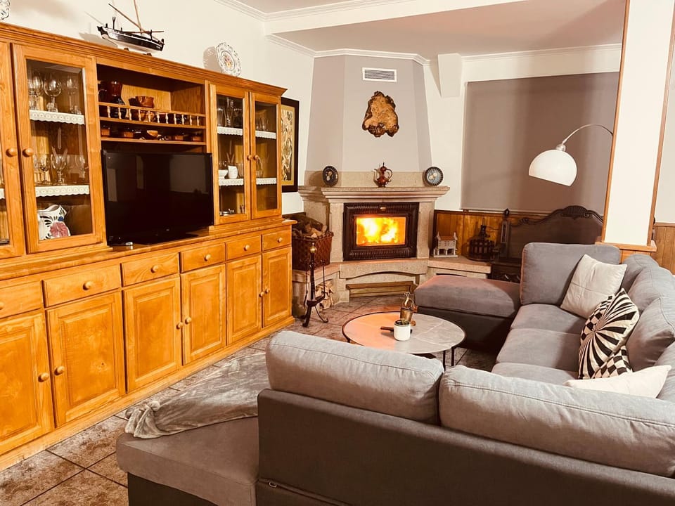 TV and multimedia, Living room, Evening entertainment, flat iron