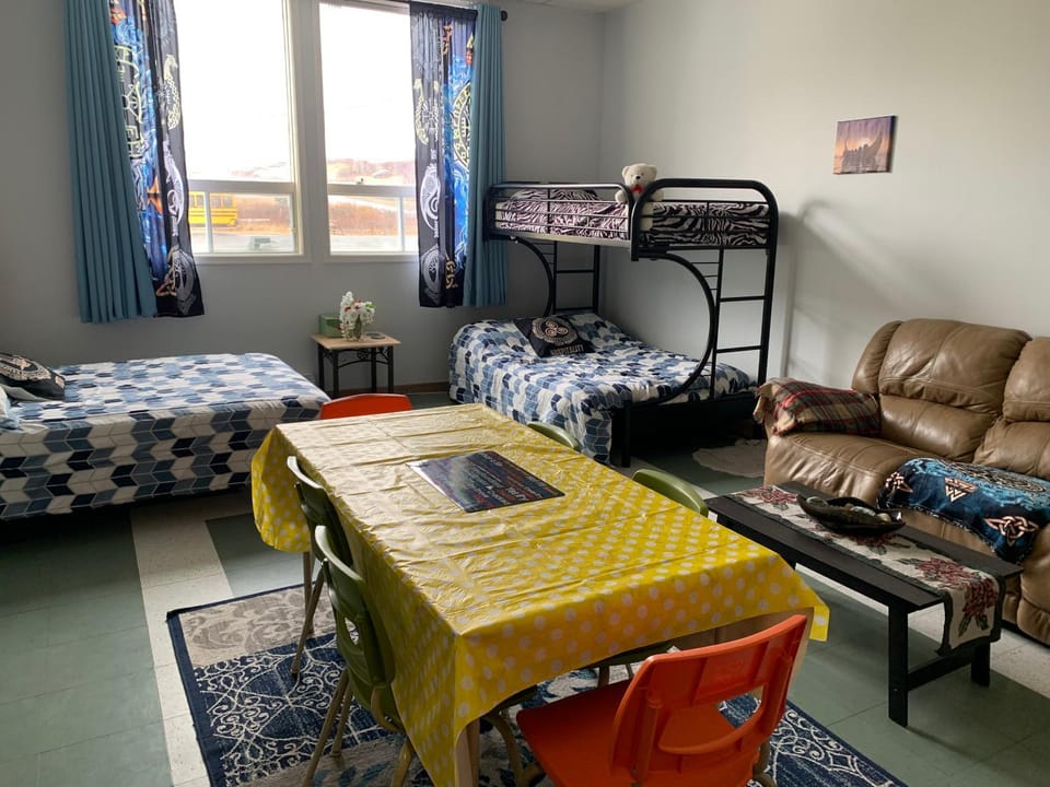 Bed, Dining area, bunk bed