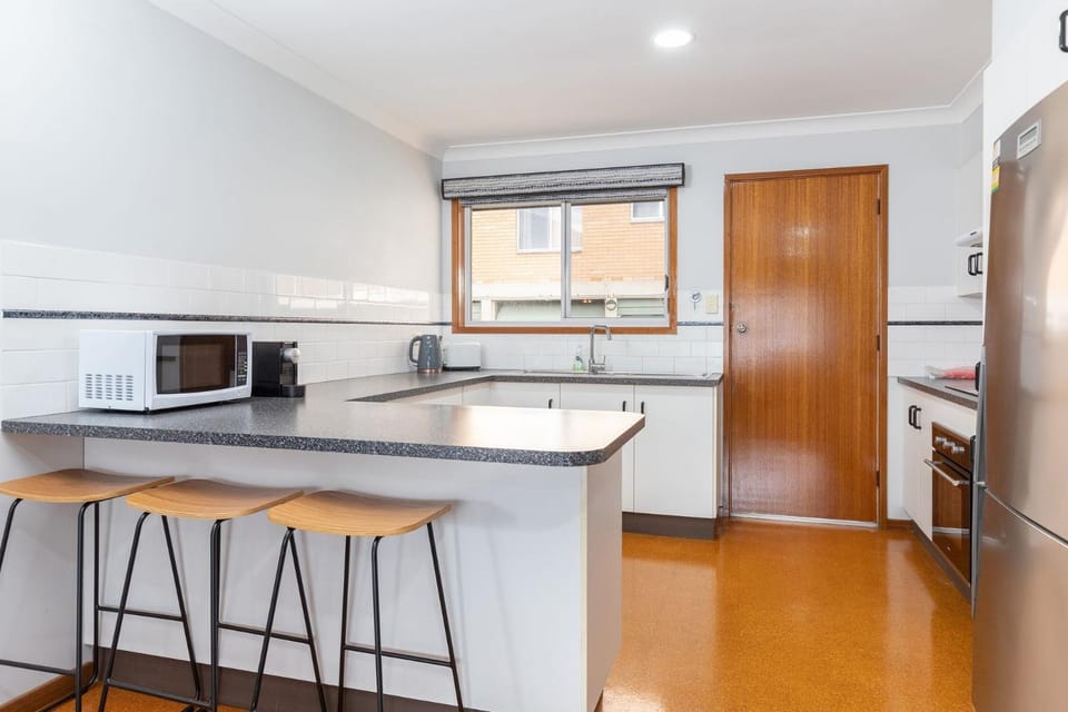 Kitchen or kitchenette, oven, stove