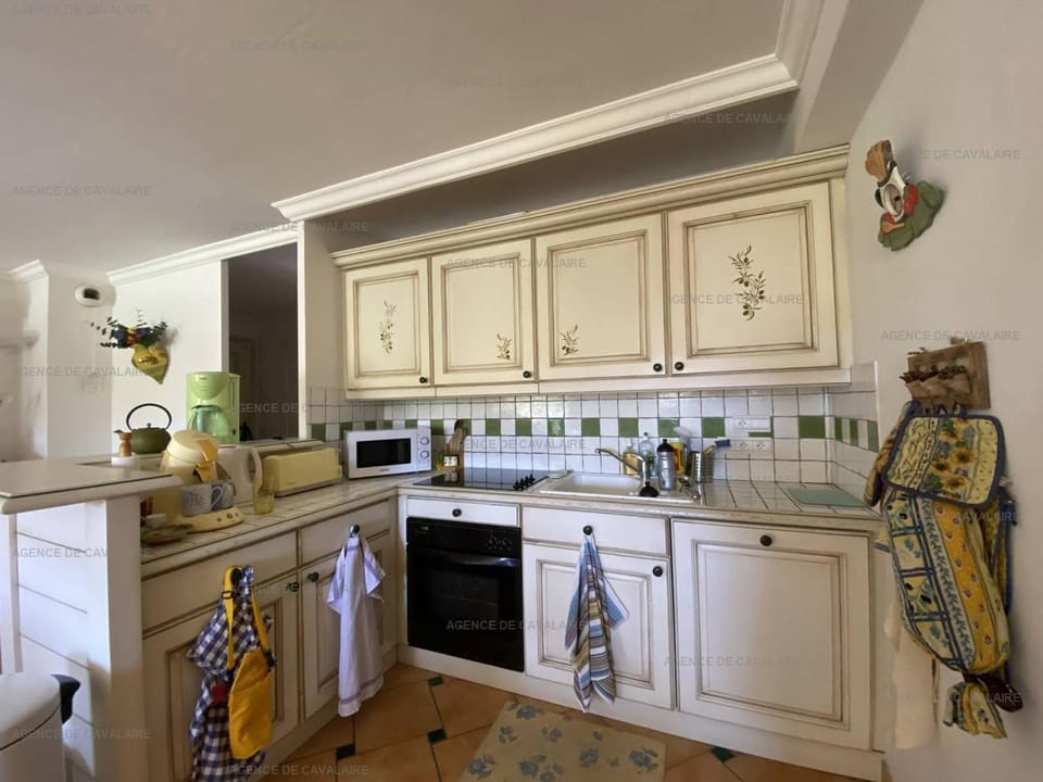 Location 3 chambres avec piscine, tennis et garage - Clim, Terrasse et Proche Plage - FR-1-100-279 Apartment in Cavalaire-sur-Mer