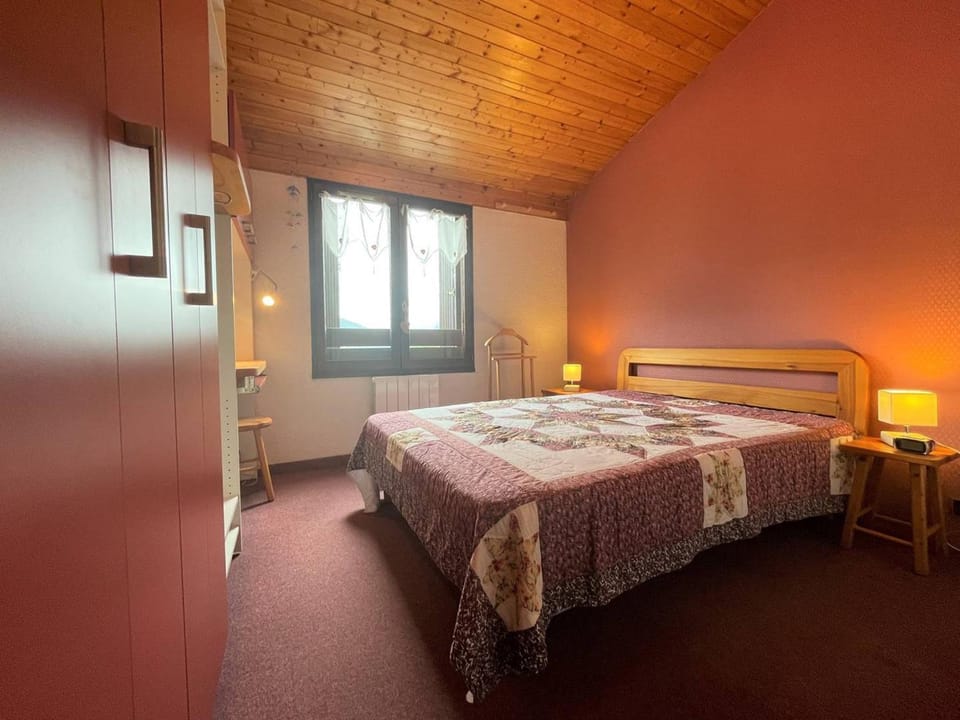 Charmant 2 pièces avec balcon exposé sud, proche centre-ville et télécabine – Briançon Cabin in Briançon
