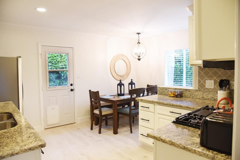 Mile to Beach! Fully Fenced Private SoCal Cottage House in Oceanside
